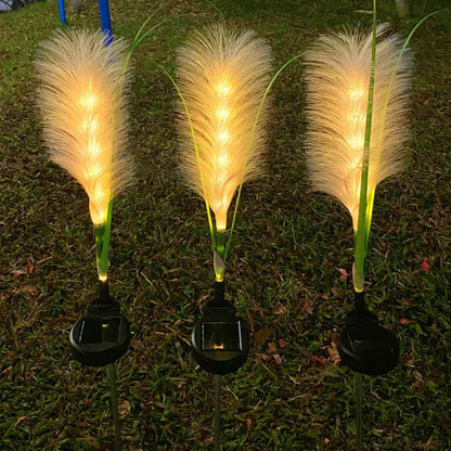 Dekoracyjne lampy ogrodowe z rattanu – lampa solarna w kształcie trawy do użytku na zewnątrz