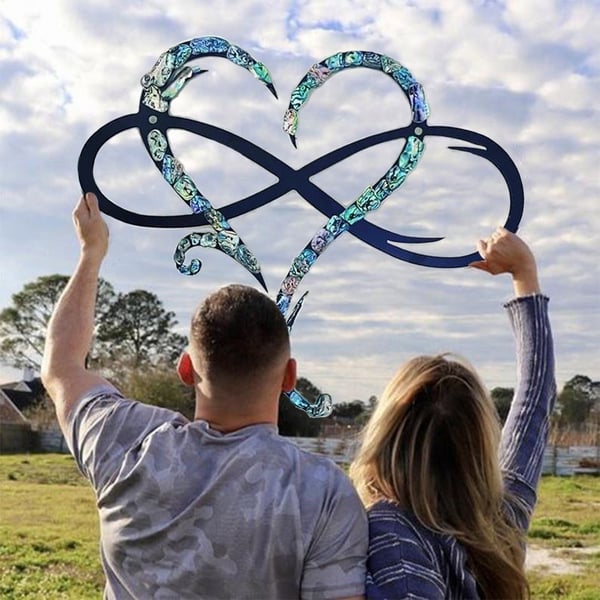 Żelazna Dekoracja Ścienna z Nieskończonym Sercem