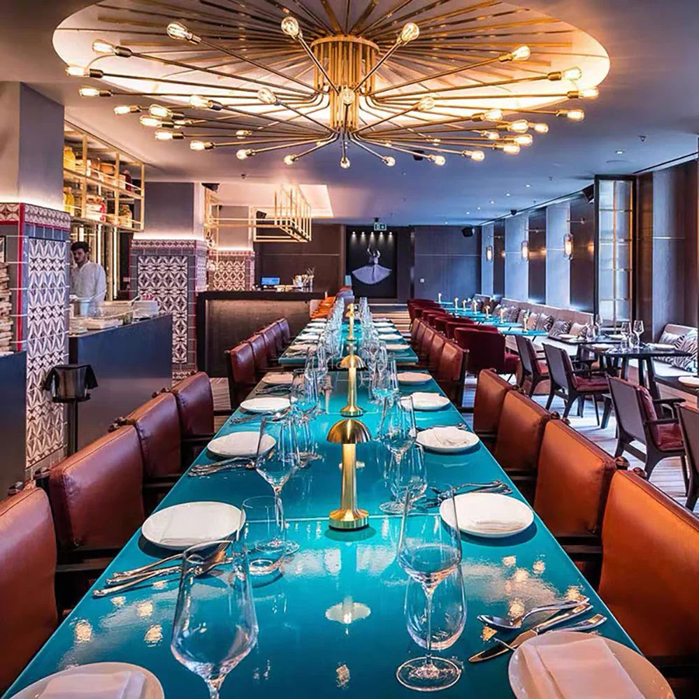 Elegancka LED-owa lampa stołowa