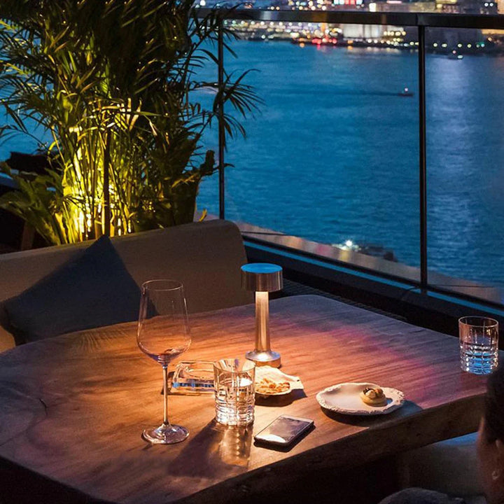 Elegancka LED-owa lampa stołowa