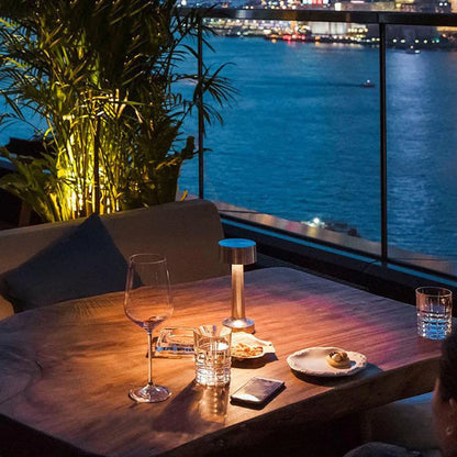 Elegancka LED-owa lampa stołowa