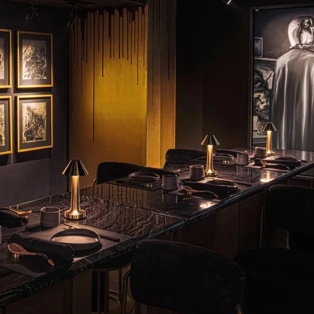 Elegancka LED-owa lampa stołowa