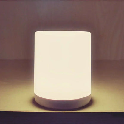 Regulowana Lampa Stołowa LED z Portem USB – Elastyczne Światło