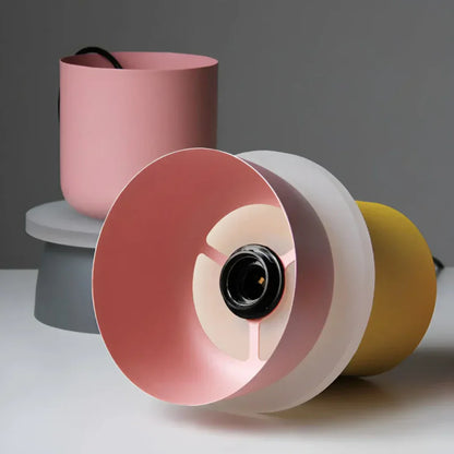 Kolorowa lampa wisząca LED w stylu makaroników