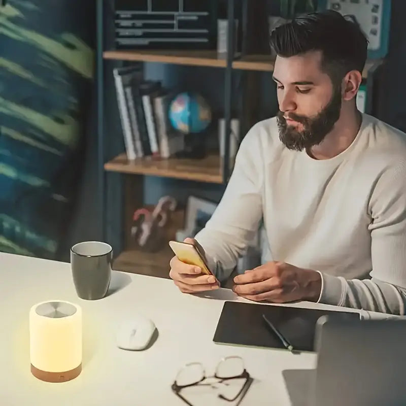 Ściemnialna Lampka Nocna LED z Nowoczesnym Designem i Zmianą Koloru