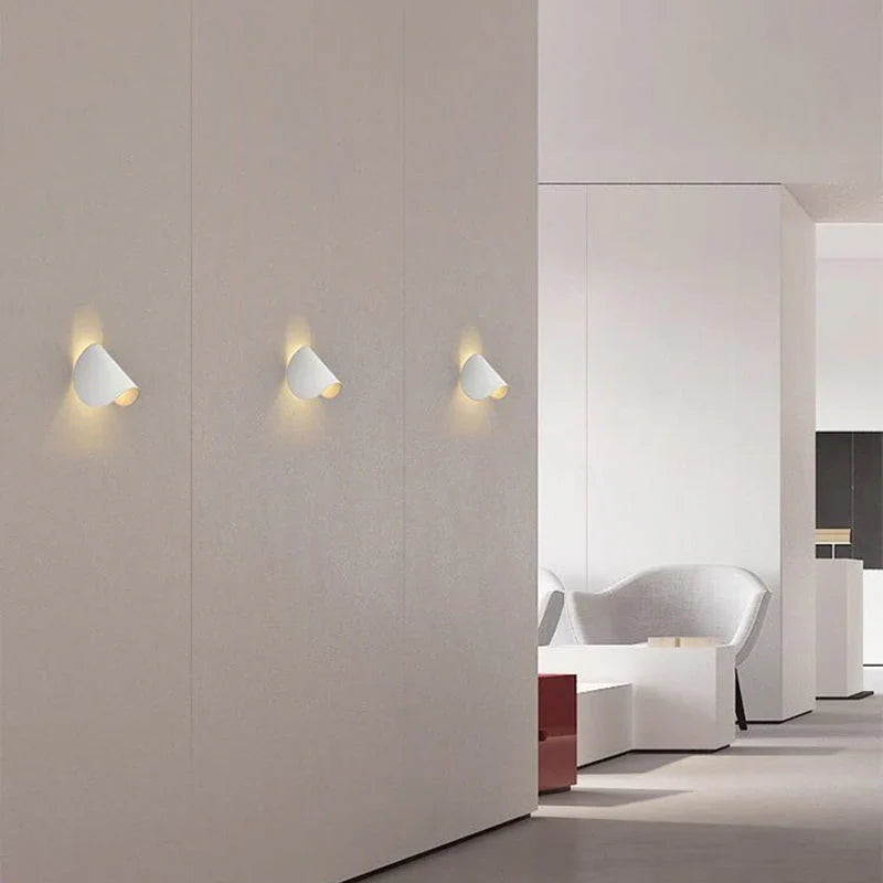 Nowoczesna Kolorowa Lampa Ścienna LED w Stylowym Wzornictwie