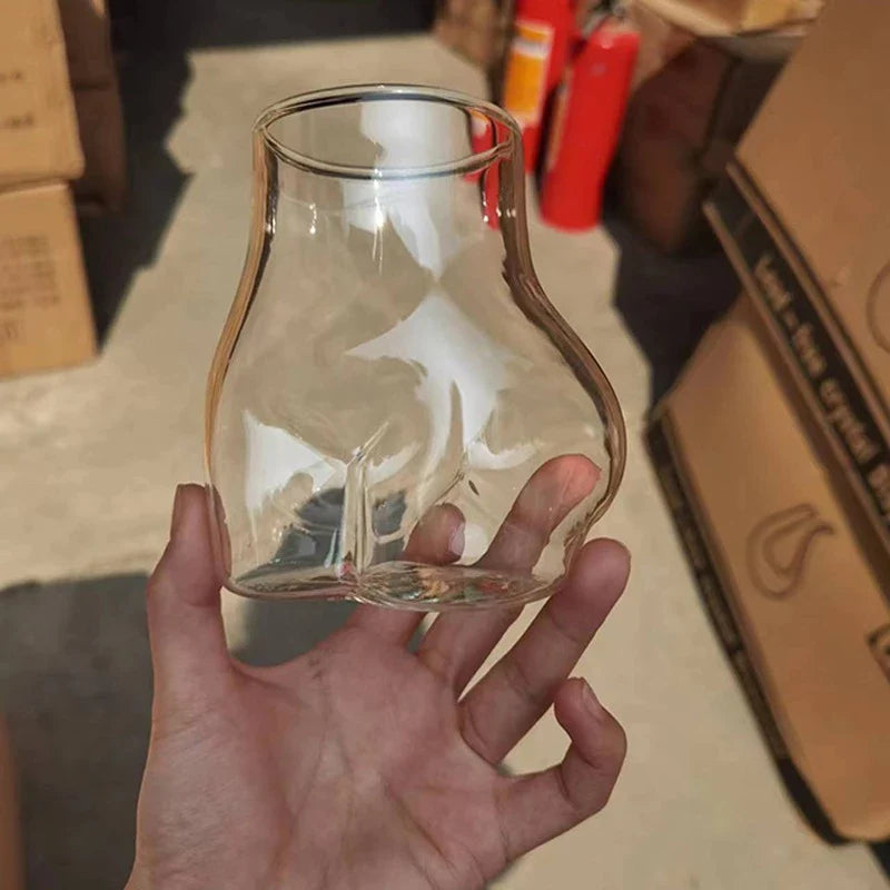 Elegancki Kieliszek z Kobiecymi Krągłościami