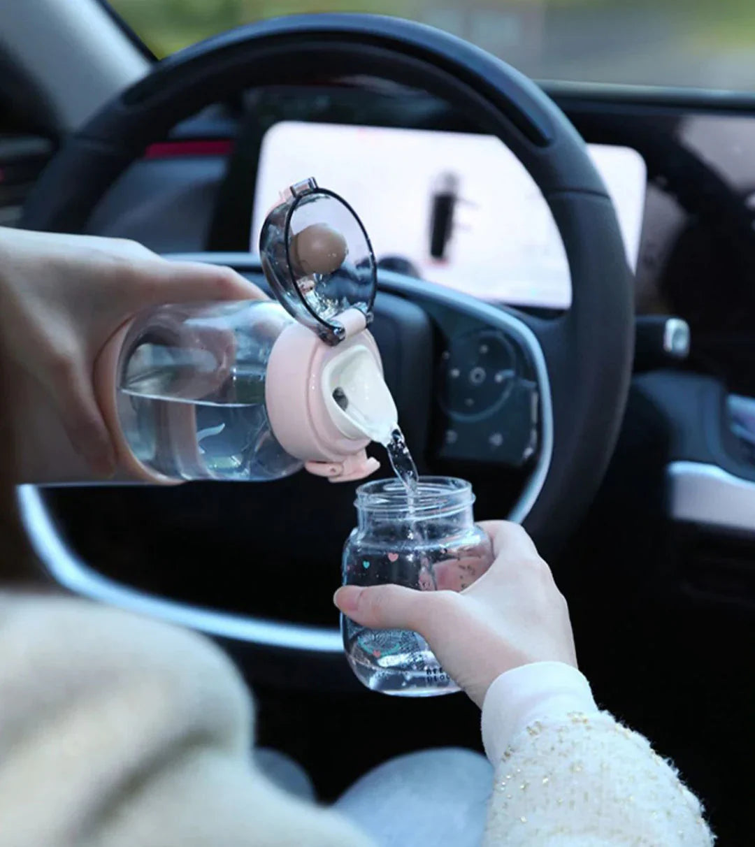 Przenośny Podgrzewacz Butelek z Wyświetlaczem Temperatury – Kompaktowe Rozwiązanie w Podróży